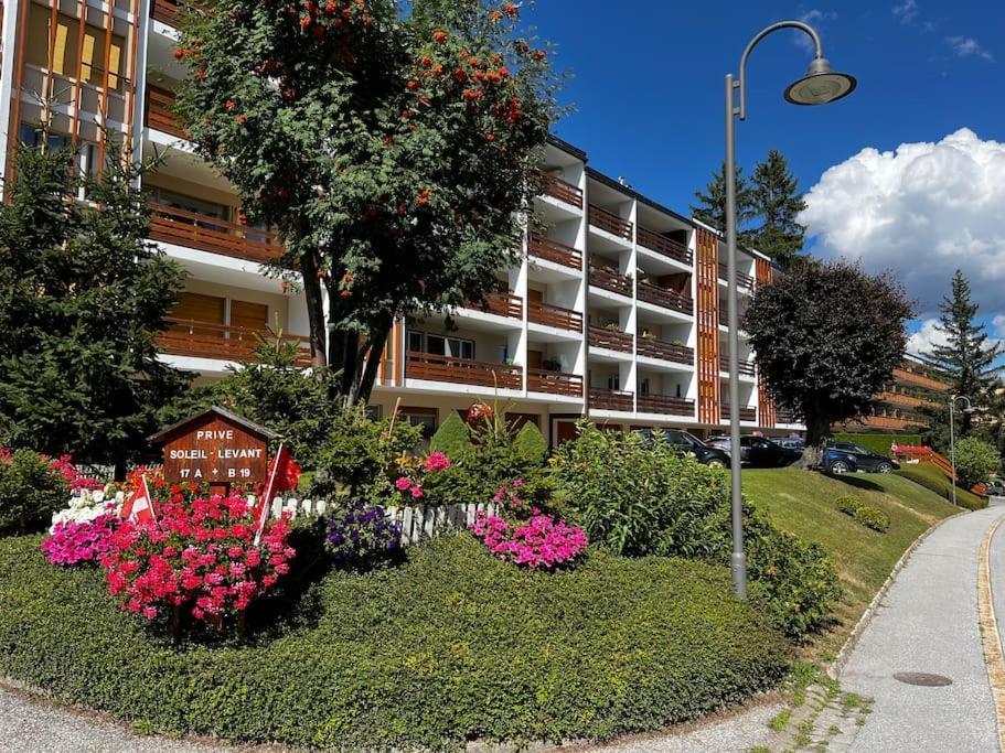 Cozy Central Apartment At A Special Price! Кранс Монтана Екстериор снимка