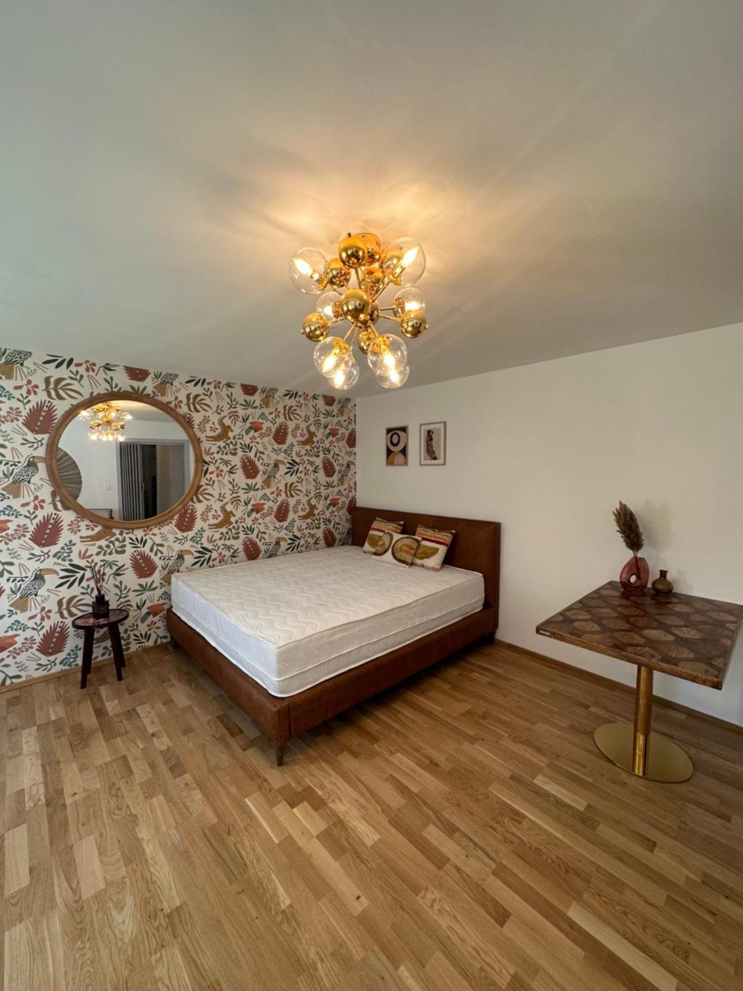 Cozy Central Apartment At A Special Price! Кранс Монтана Екстериор снимка